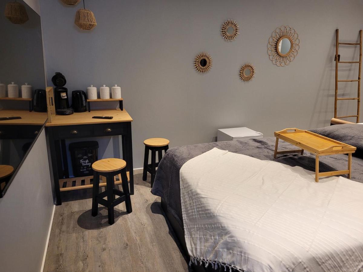 Chambre Privative Avec Baignoire Balneo Crespin  Esterno foto