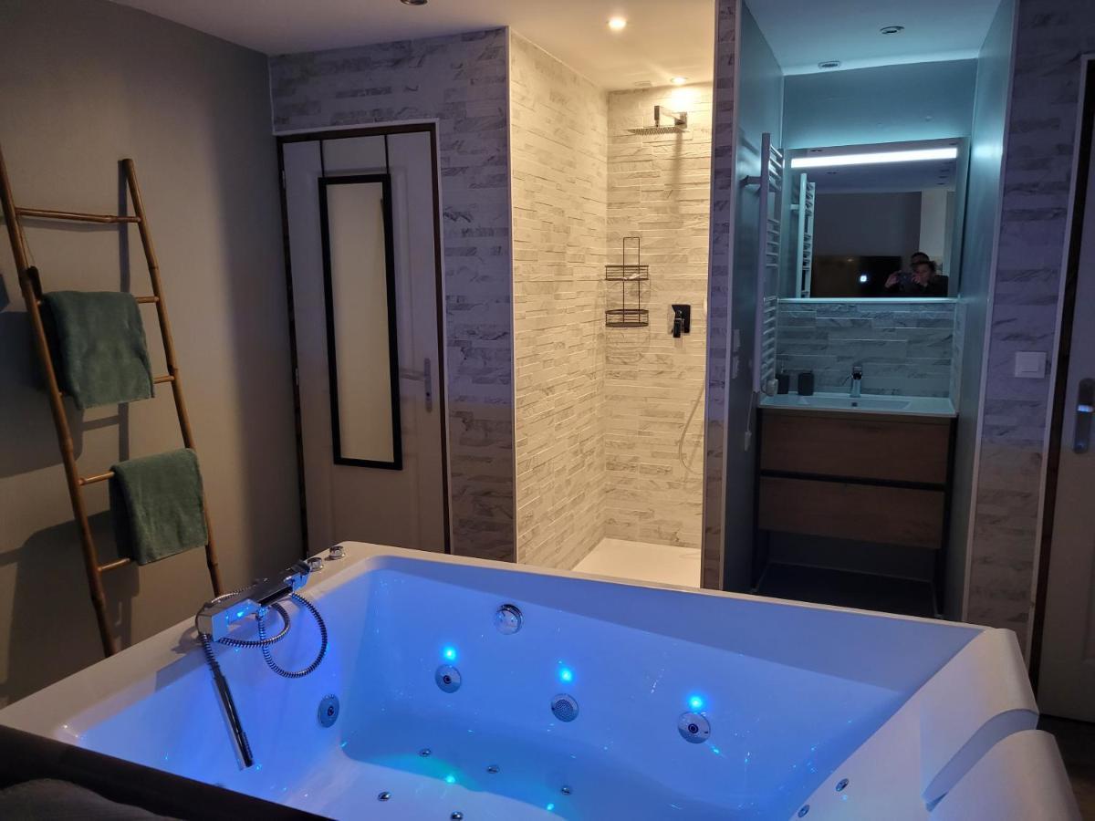 Chambre Privative Avec Baignoire Balneo Crespin  Esterno foto